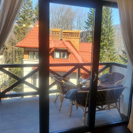 Casa Larisa - Wolves Apartment Синая Екстериор снимка