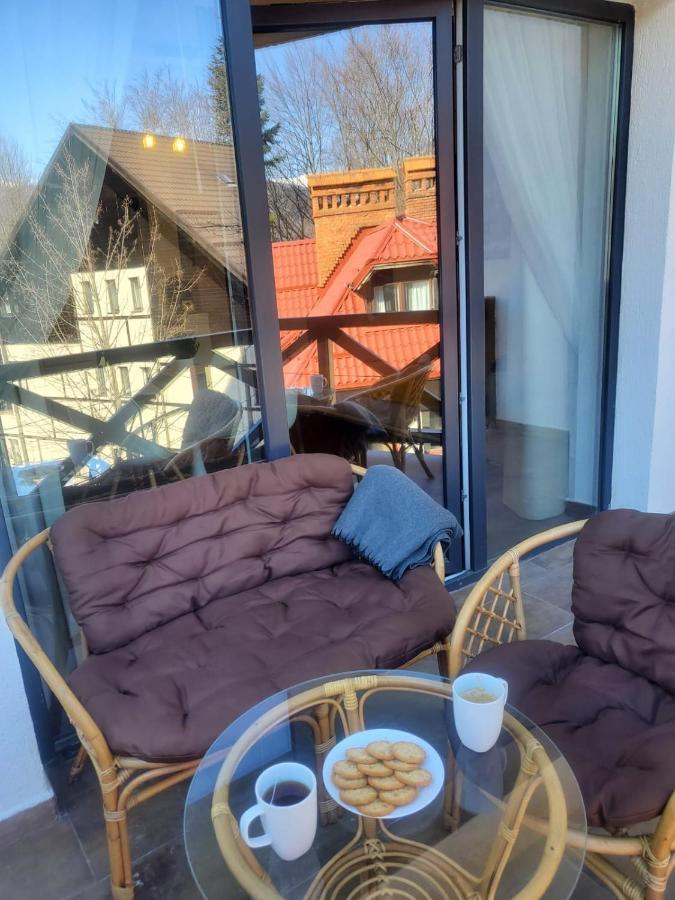 Casa Larisa - Wolves Apartment Синая Екстериор снимка