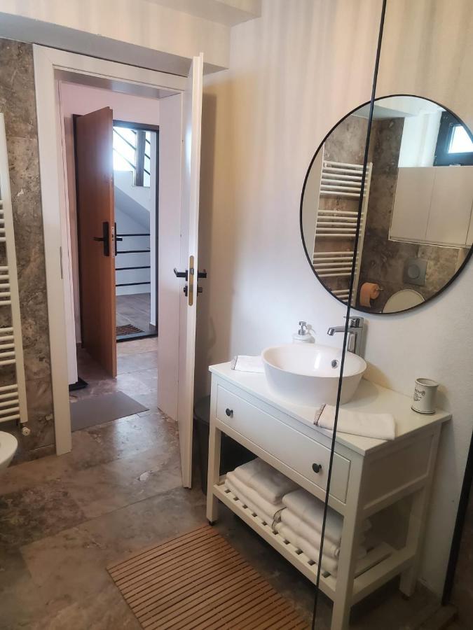 Casa Larisa - Wolves Apartment Синая Екстериор снимка