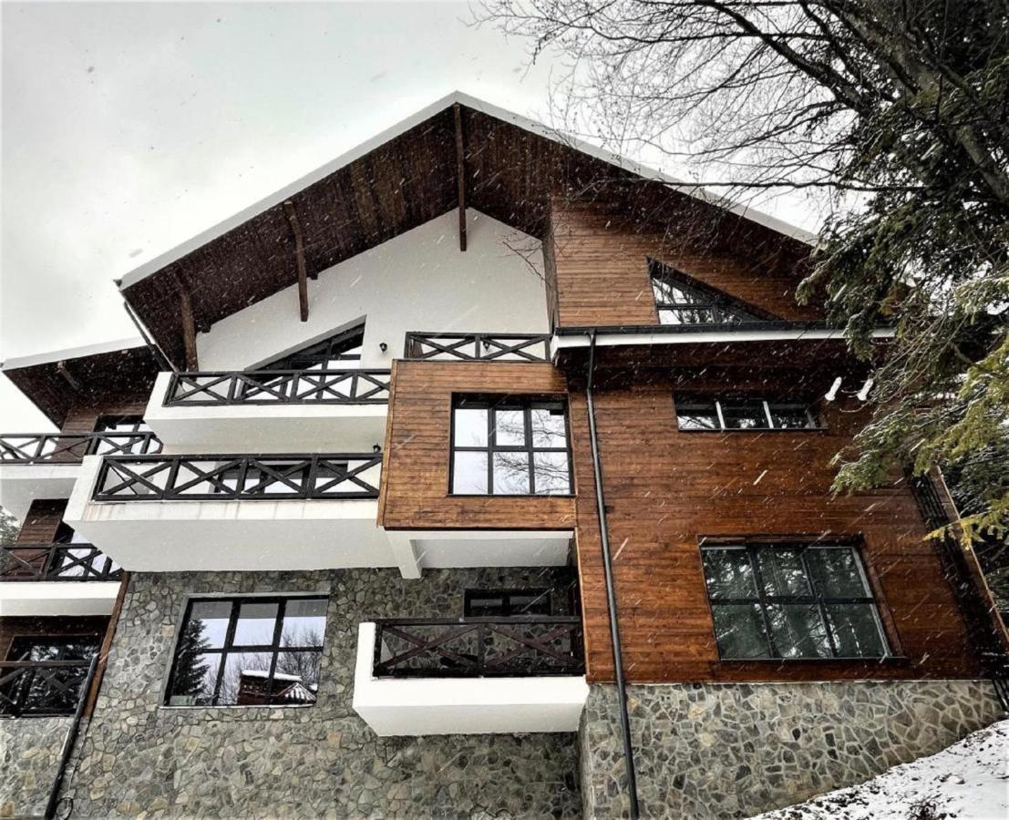 Casa Larisa - Wolves Apartment Синая Екстериор снимка